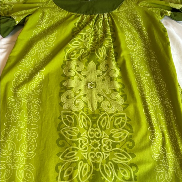 Green Patterned Dress - Picture 3 of 6